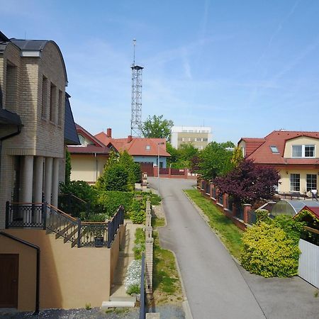 Villa Homestay Nad Helmrovkou ปราก ภายนอก รูปภาพ