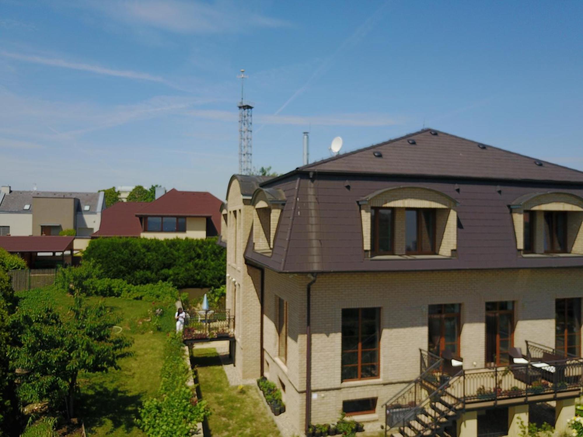 Villa Homestay Nad Helmrovkou ปราก ภายนอก รูปภาพ